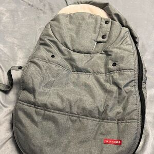 EUC skip hop grey and cream winter infant car seat cover